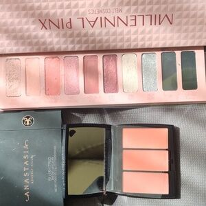 Anastasia Beverly Hills blush in peachy love